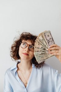 Money mindset shift opens a path to abundance and a fulfilling life.