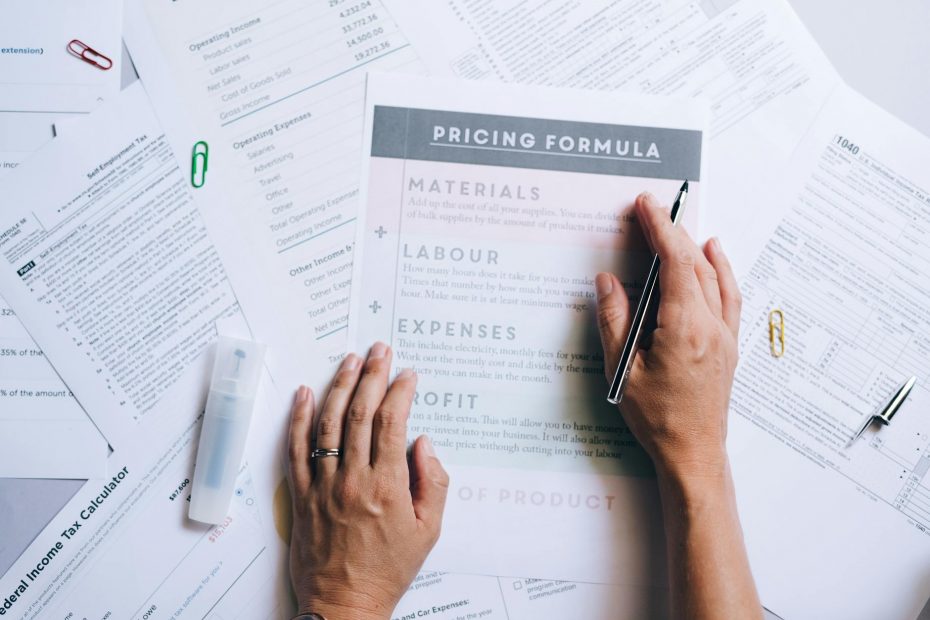 Illustration of the financial freedom formula.